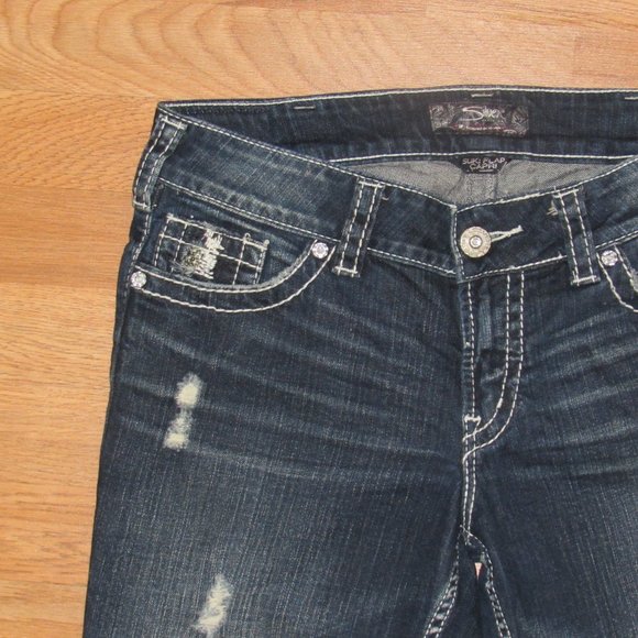 Silver "Suki Flap Capri" Jeans / Distressed and Glitter Pockets / 30 Waist - Picture 7 of 10